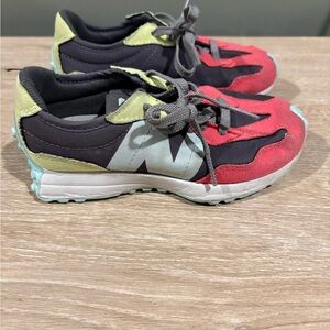 Kids New Balance 327